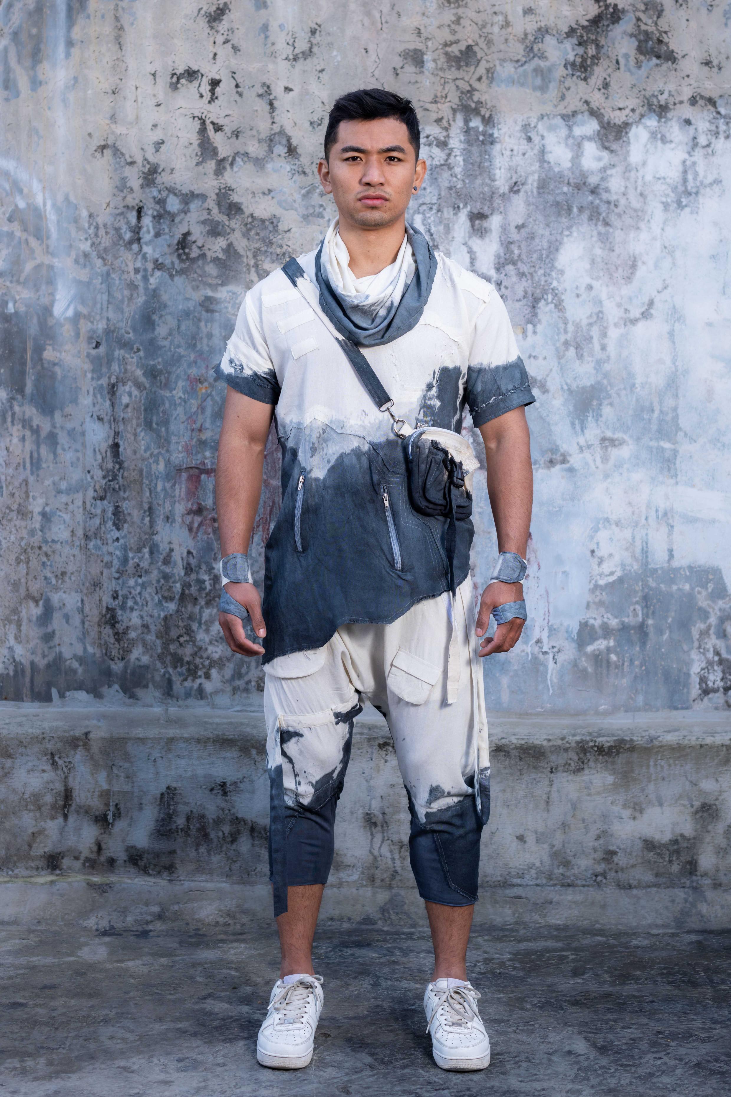 Hakani Hooded Pullover