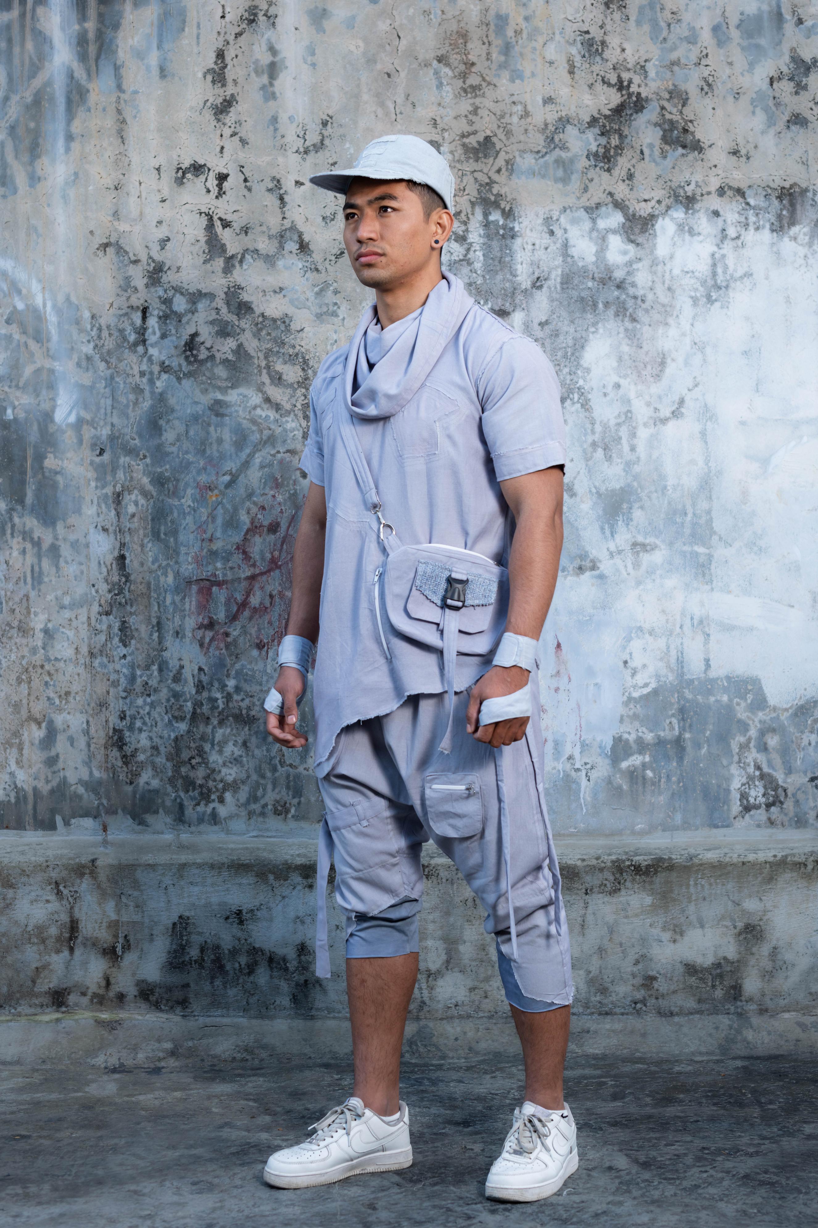 Hakani Hooded Pullover
