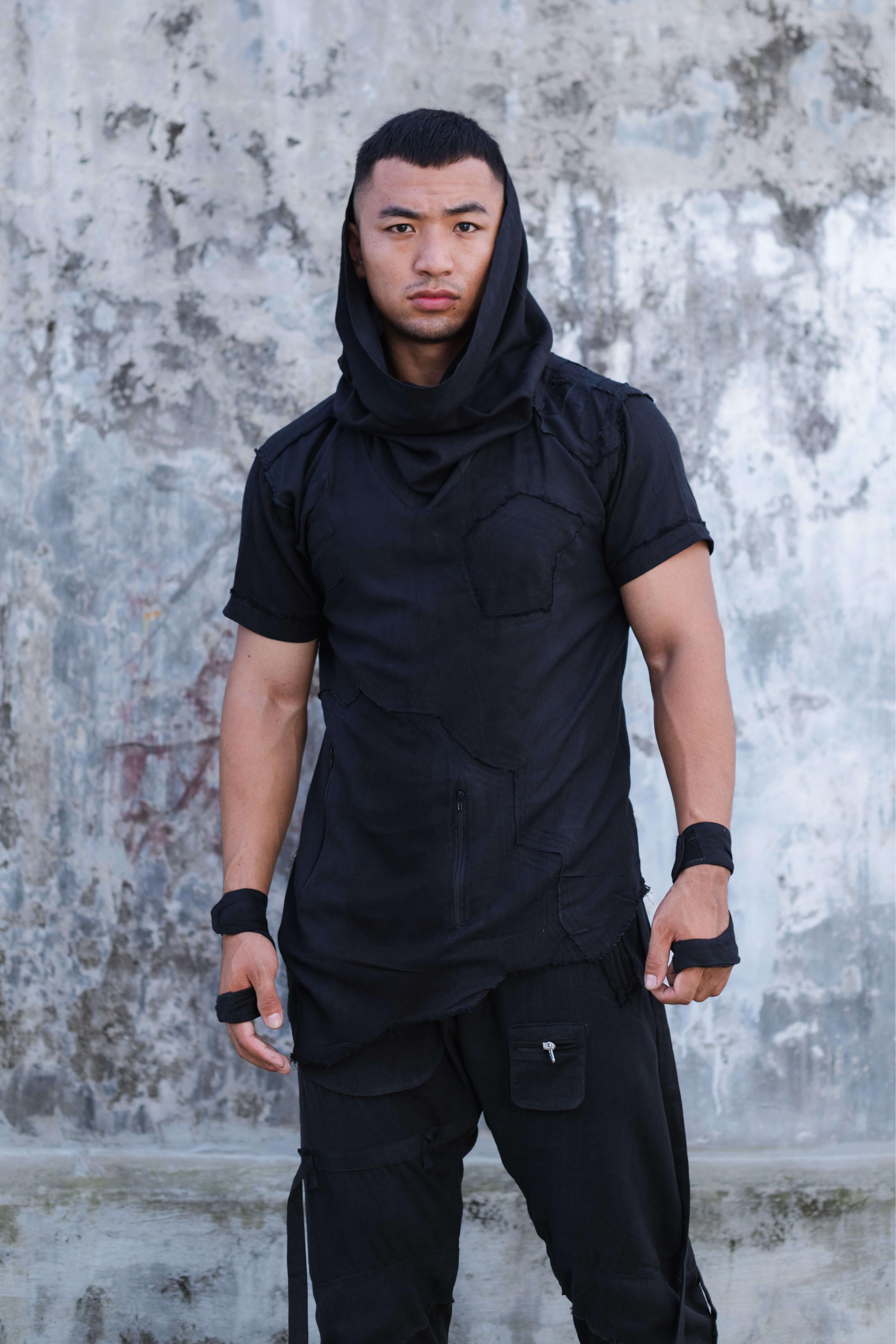 Hakani Hooded Pullover