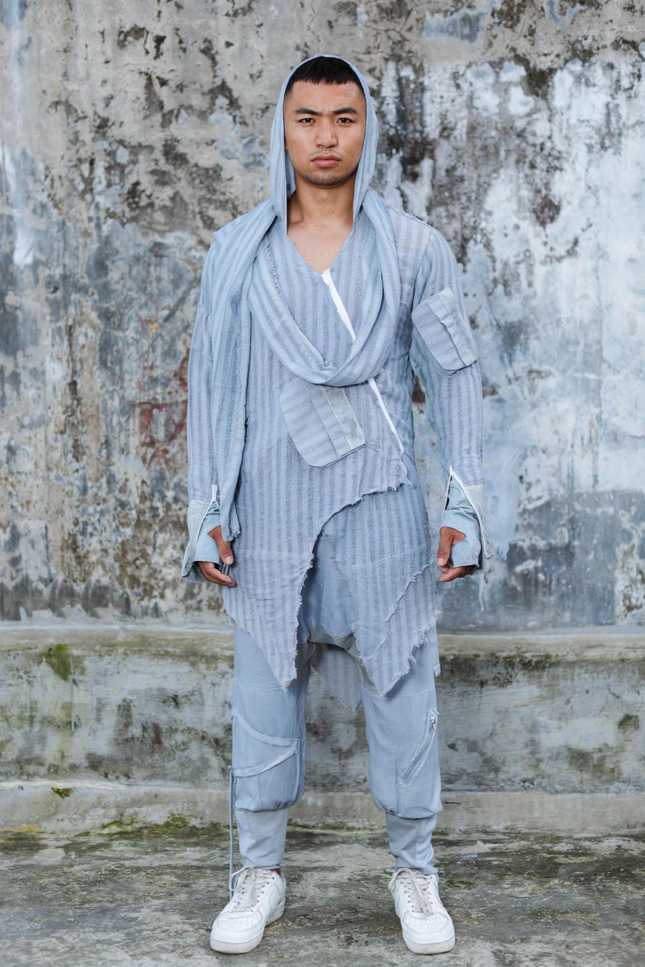 Shuen Robe