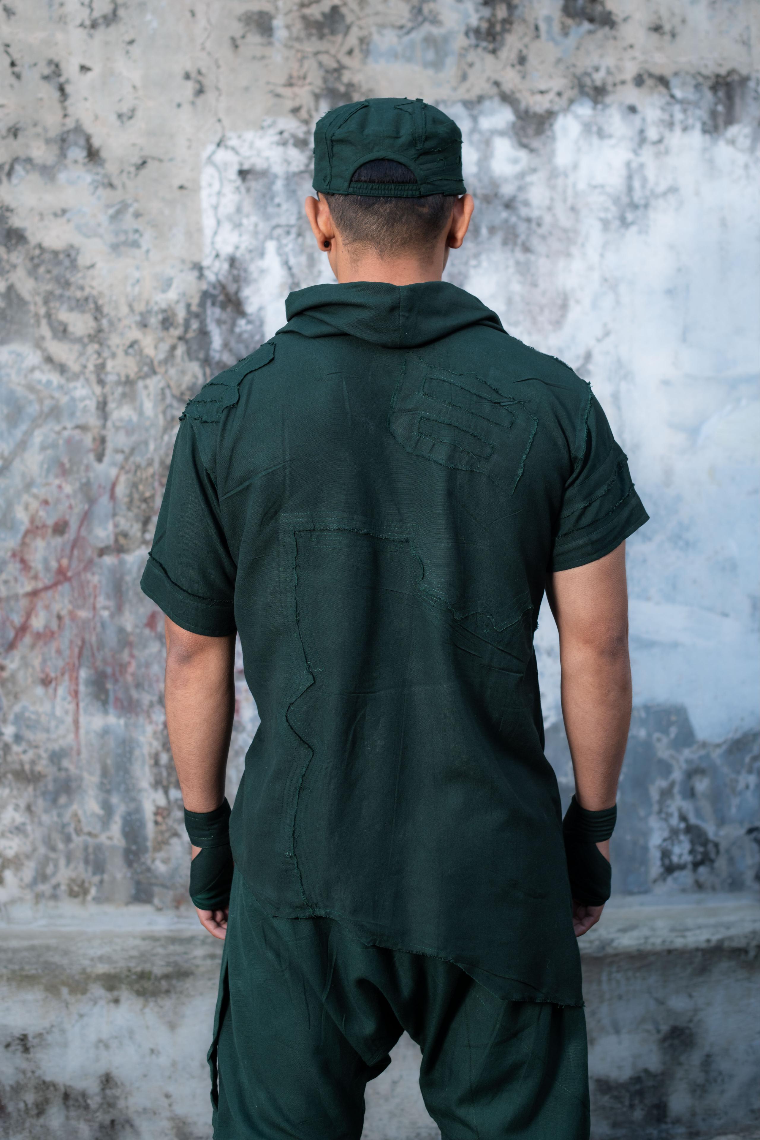 Hakani Hooded Pullover